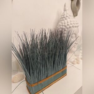 Decorative Home Decor Accent Faux Grass Arrangement